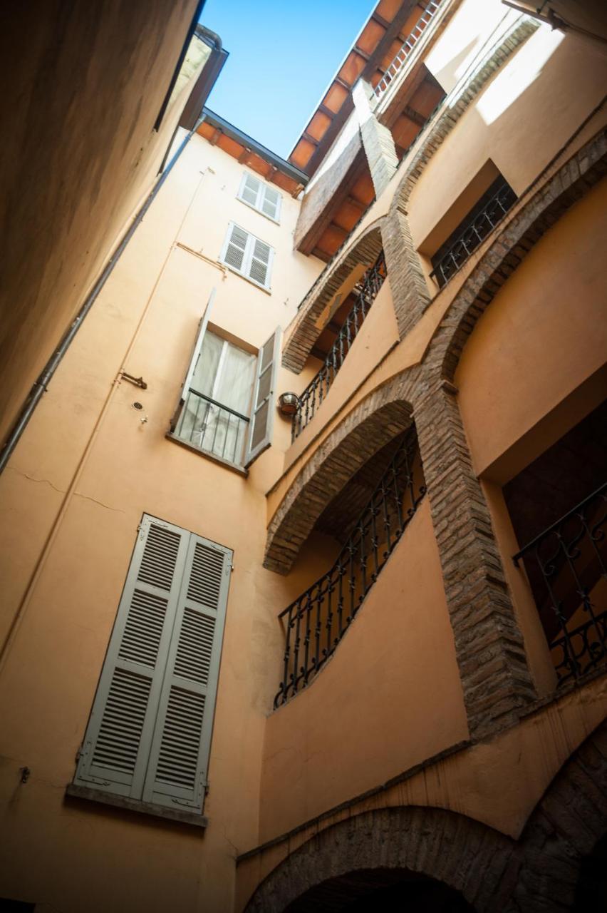 Xx9 Apartment Parma Bagian luar foto